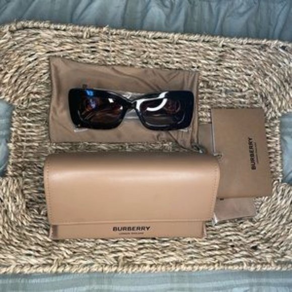 BURBERRY Astrid Sunglasses- Dark Havana Brown- NWT